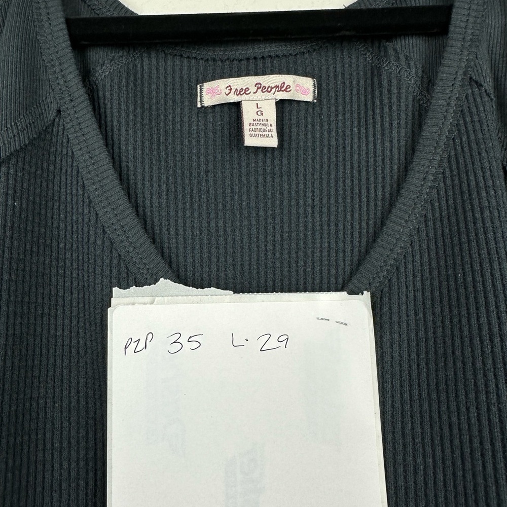 FREE PEOPLE Santa Clara MSRP $78 Women’s large black waffle knit v-neck pullover - Picture 6 of 13